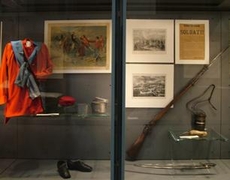 Ravenna, Museo del risorgimento, esposizione di uniformi, armi e altri cimeli