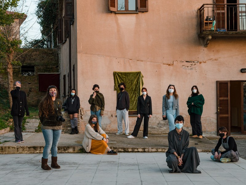 Castrum Concae - Foto d'insieme del gruppo dei partecipanti al Laboratorio sulla fotografia e il ritratto fotografico - Gabriele Nastro