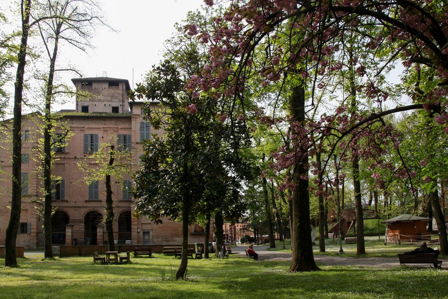 Castelnovo di Sotto (RE), Palazzo Rocca visto dal Parco